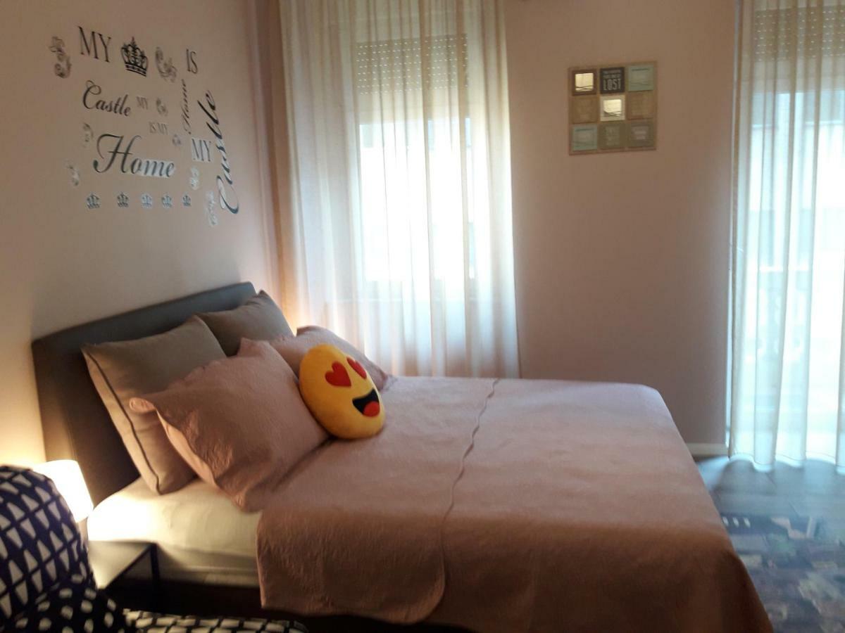 Cozy Ap Rubin, Centre, Fully Furnished, Free Wifi Apartment *