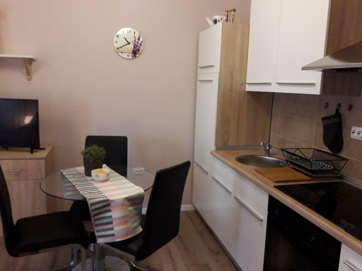 Cozy Ap Rubin, Centre, Fully Furnished, Free Wifi Apartment